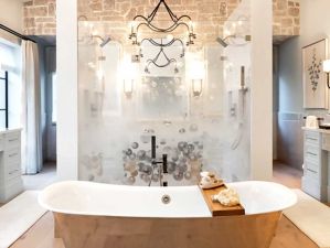Large Wrap Around Shower Enclosure with Etched Glass Bubbles