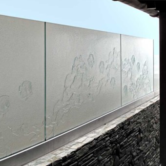 Cast Glass Privacy wall 5 feet tall by 26 feet long for Del Mar, California residence